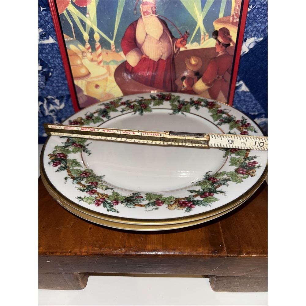 Set of 2 VTG Royal Gallery The Holly & The Ivy Dinner Plates 10.5” Christmas